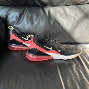 Nike womens 270 black and coral running shoes